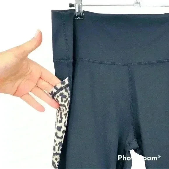 ZYIA Leopard Pocket Brilliant Hi-Rise Capri 20" Leggings, #1195 - Picture 4 of 10